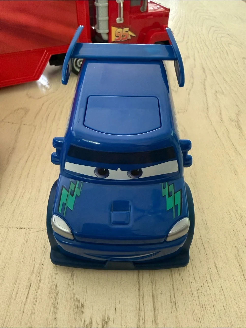 Cars Lightning McQueen & Friends Vehicle Playset - Red/Blue